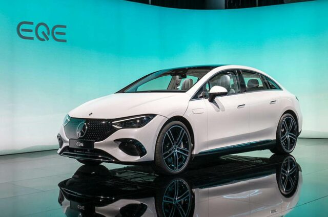 Mercedes-Benz EQE debuts